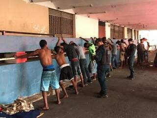 Policias Civil e Militar voltam a antiga rodovi&aacute;ria em opera&ccedil;&atilde;o contra tr&aacute;fico