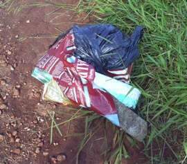  Homem encontra saco cheio de maconha na porta de casa