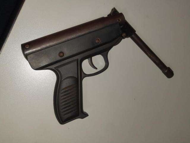 Homem &eacute; assassinado por causa de d&iacute;vida de R$ 200 e trio &eacute; preso