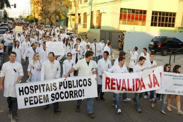 Não basta só ter médico, reforçam profissionais durante protesto