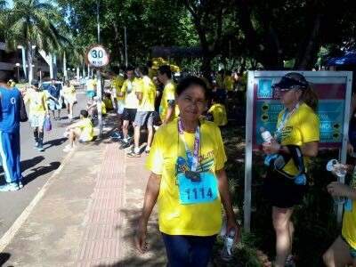 Aos 65 anos, campo-grandense vende doces para disputar Corrida de Reis