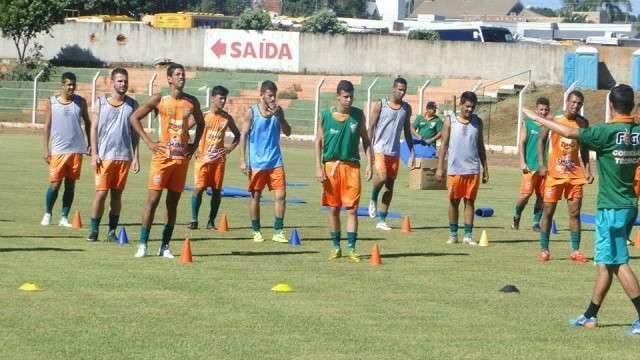 Naviraiense joga amistoso contra time do PR de olho na estreia no Estadual  