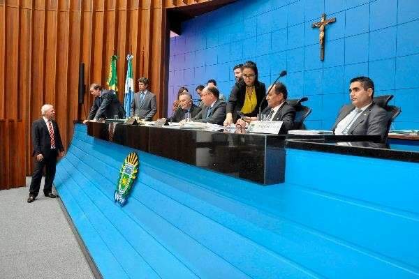 Projeto prev&ecirc; reajuste de 3,04% aos servidores da Defensoria