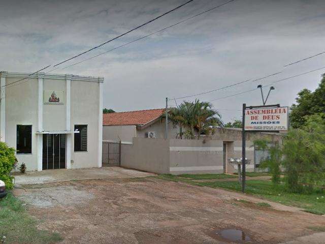 Assaltantes arrombam igreja, levam caixa de som e instrumentos musicais