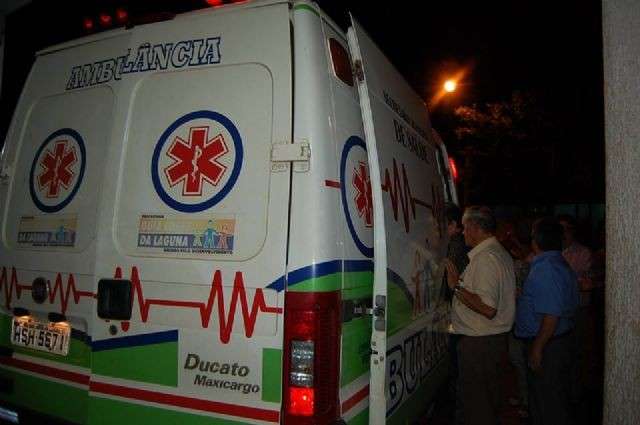 Acidente entre carro e van matou duas pessoas na BR-267