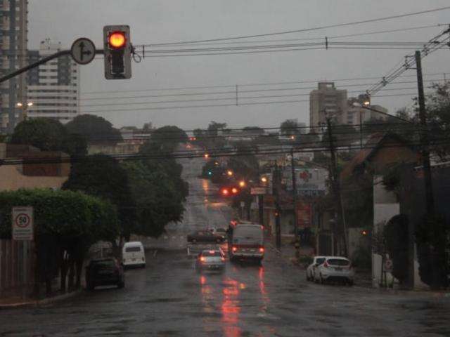 Chove e cai a temperatura neste Dia do Trabalhador, prev&ecirc; Inmet