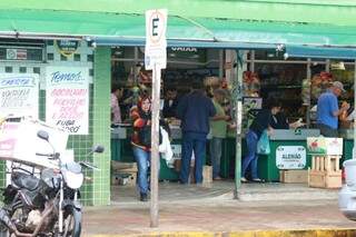 Mercado no Centro da cidade também está aberto neste feriado de Tiradentes. (Foto: Marcos Ermínio)