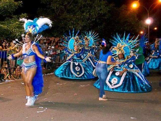 Cidade do Bols&atilde;o confirma Carnaval popular com desfile de escolas de samba