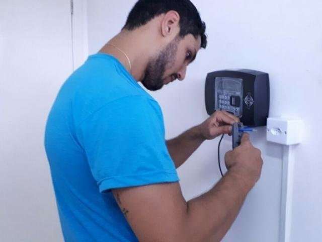Juiz d&aacute; 30 dias para unidades de sa&uacute;de da Capital adotarem ponto eletr&ocirc;nico