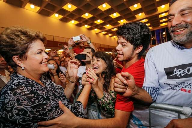 Datafolha aponta novo empate t&eacute;cnico no 2&ordm; turno entre A&eacute;cio e Dilma