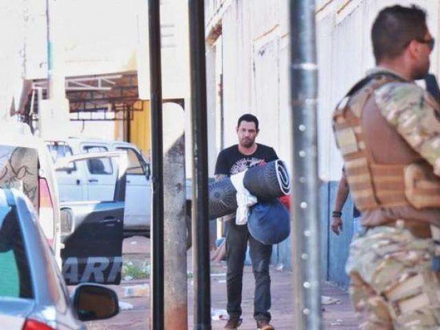 Guarda flagrado com arsenal &eacute; indiciado por venda de pistolas