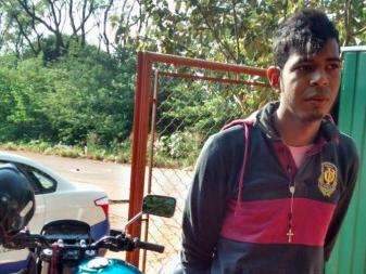 Jovem &eacute; preso com moto roubada no Jardim Botafogo