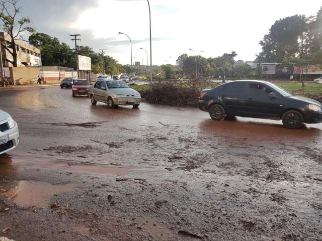 Contra enchentes, prefeitura prev&ecirc; tirar 2 mil caminh&otilde;es de terra de c&oacute;rrego