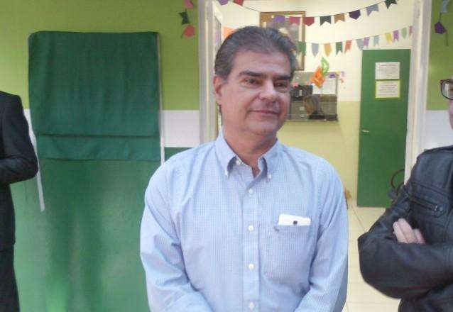 Marquinhos contraria irm&atilde;o e diz que &eacute; candidato independente de pesquisa