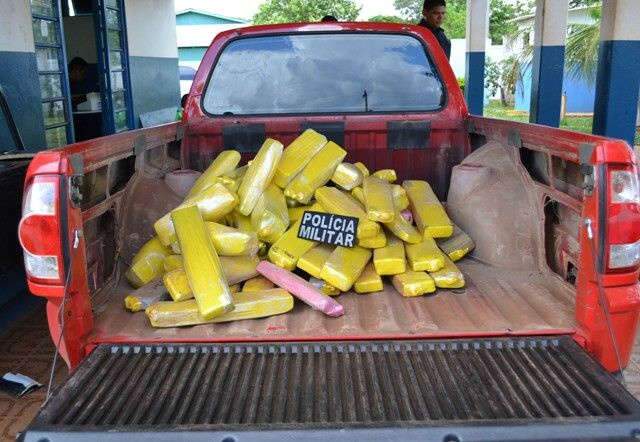  Homem &eacute; preso em MS quando tentava levar 106 kg de maconha para SC