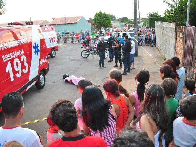  Jovem &eacute; assassinado com tr&ecirc;s tiros na Vila Nh&aacute;-Nh&aacute;