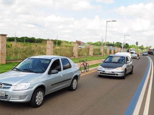 Duque de Caxias tem engavetamento de quatro ve&iacute;culos