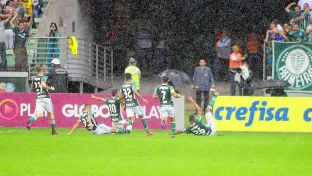 Palmeiras vence o Inter e segue folgado na lideran&ccedil;a do Brasileir&atilde;o