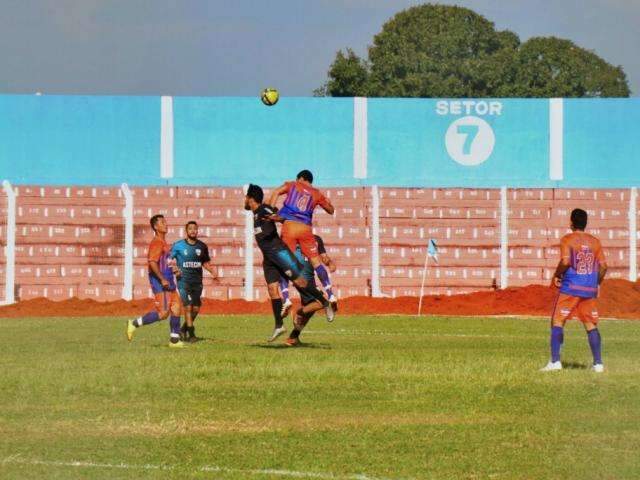 Quatro times buscam vagas na final da Super Copa Campo Grande neste s&aacute;bado