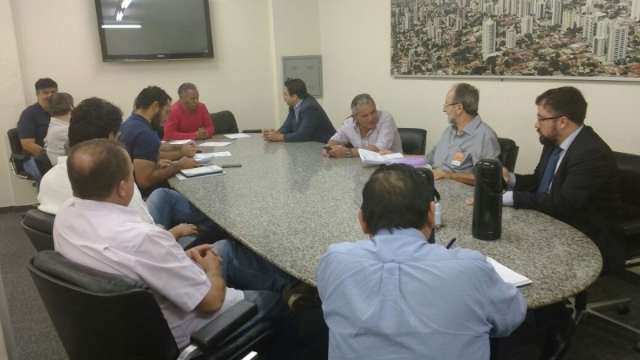 Equipe de Marquinhos participa de reuni&atilde;o sobre pre&ccedil;o da tarifa do &ocirc;nibus