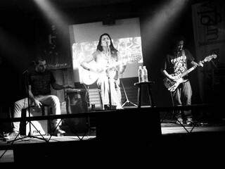 Marina canta na noite de Campo Grande. (Foto: Divulgação)