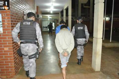 Adolescentes acusados de espancar menino de 13 anos são levados para a Unei 