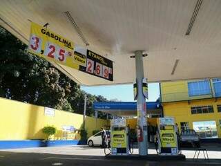 Preço da gasolina caiu para R$ 3,25 em posto da Capital (Foto: Alcides Neto)