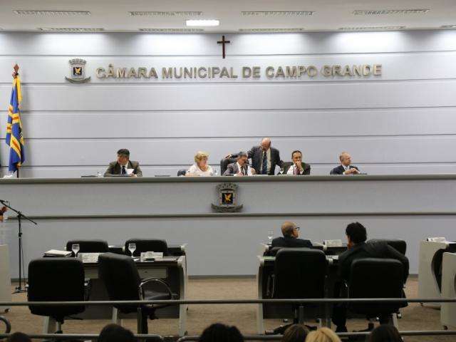 C&acirc;mara analisa reserva de vagas em empresas isentas para 1&ordm; emprego
