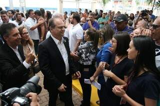 Chegada do ministro da saúde Ricardo Barros (Foto: Saul Schramm)