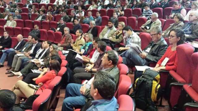 Simp&oacute;sio debate tecnologias para minimizar gases de efeito estufa