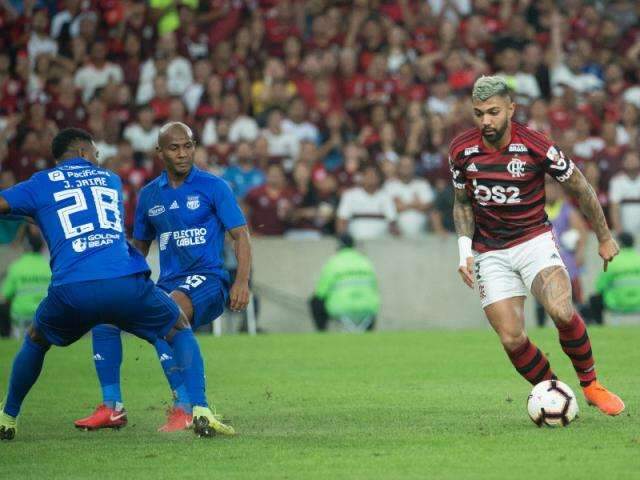 Com Gabibol inspirado, Flamengo vence Emelec por 4 a 2 avan&ccedil;a na Libertadores