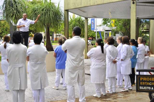 Hospital atrasa sal&aacute;rios e MPT pede bloqueio de verba para pagamento