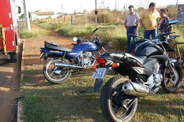  Moto estraga, piloto desobedece sinaliza&ccedil;&atilde;o e causa acidente
