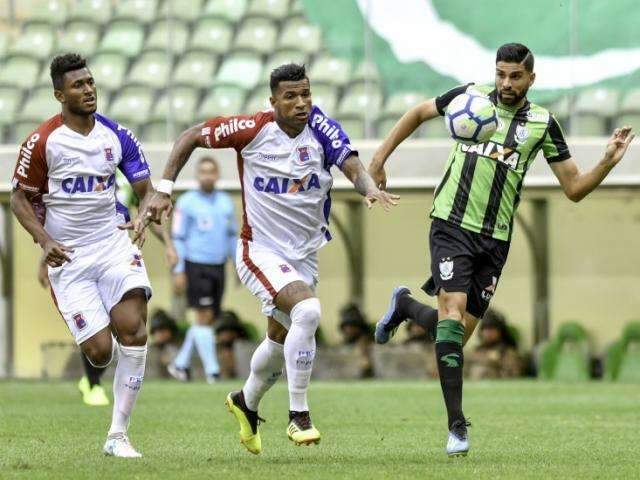 Paran&aacute; ganha fora de casa e acaba com jejum de 18 jogos em vencer 