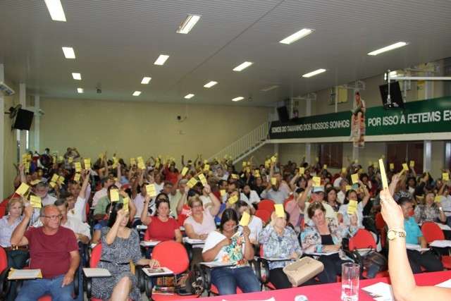 Professores aderem &agrave; paralisa&ccedil;&atilde;o nacional e escolas entrar&atilde;o em greve dia 30