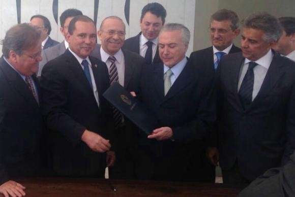 Notificado pelo Senado, Michel Temer j&aacute; &eacute; presidente da Rep&uacute;blica em exerc&iacute;cio