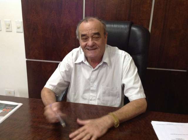 Afastado, ex-presidente diz que suplentes gastam demais com nomea&ccedil;&otilde;es