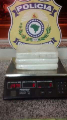 Adolescente de 16 anos, morador no Vida Nova, aprendido com 1 kg de coca&iacute;na
