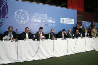 Governadores do Bloco Brasil Central, durante evento em Campo Grande (Foto: Marcos Ermínio)