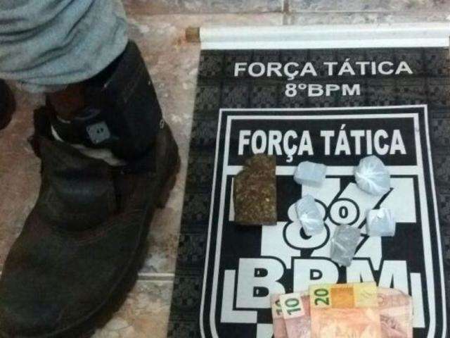 Em liberdade com tornozeleira, membro do PCC &eacute; preso por vender drogas em escola