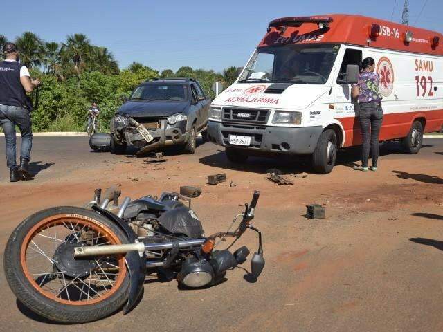 Ap&oacute;s novo acidente na avenida Nasri Siufi, moradores pedem sem&aacute;foro