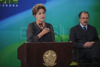 Dilma iniciou ofensiva, mas não conseguiu recuperar popularidade (Foto: Arquivo/Agência Brasil)