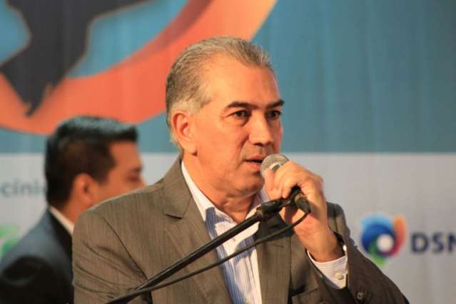 Apesar de crise na economia, contas est&atilde;o equilibradas, diz Reinaldo