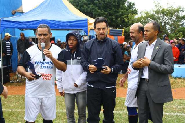 Vereadores trocam desfile c&iacute;vico por jogo de futebol com ex-prefeito