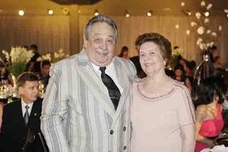 Valdomiro Alves Gonçalves e sua esposa Nalda. (Foto:  Reprodução)