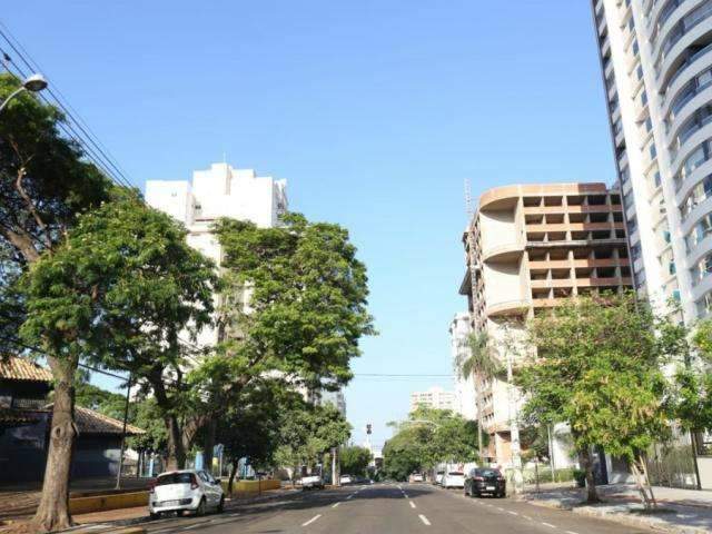 Inmet prev&ecirc; domingo com calor de 38&deg;C e pancadas de chuva em MS