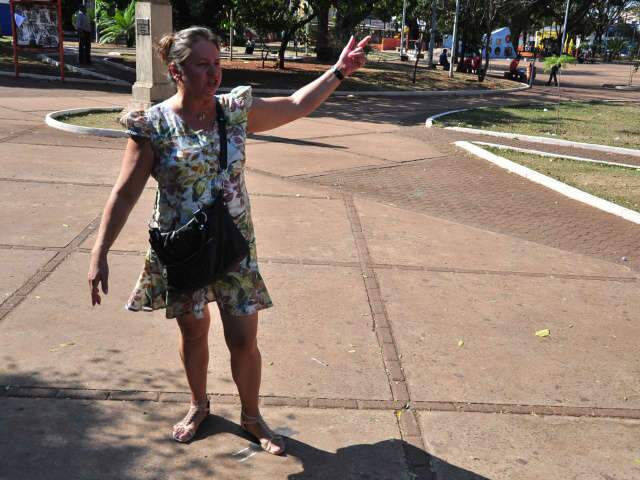  Obras da pra&ccedil;a Ary Coelho come&ccedil;am em meio a protestos dos ambulantes