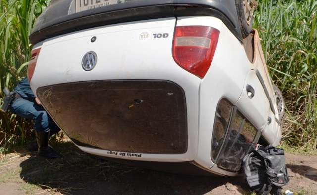 Trio assalta joalheria e &eacute; capturado ap&oacute;s capotar ve&iacute;culo durante persegui&ccedil;&atilde;o 