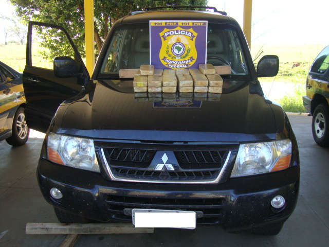  Homem &eacute; preso com 30 kg de coca&iacute;na na BR-267, em Bataguassu