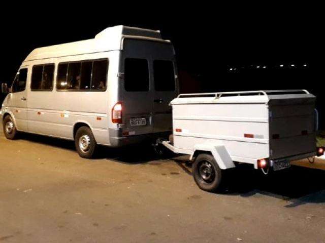 Fiscais flagram transporte ilegal de turistas em rodovia de MS